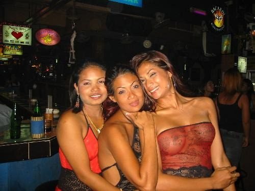 thai-bar-girls-not-prostitutes